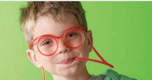 הדרכים הכי יצירתיות לעודד את ילדיכם לשתות מים