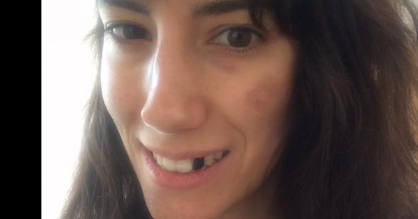 מוסד הניסויים: כשאישה ממוצעת הופכת לשקופה