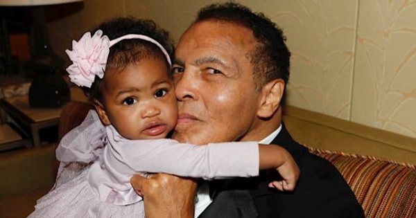 מוחמד עלי הלך לעולמו. בתו ספדה לו: אתה אהבת חיי