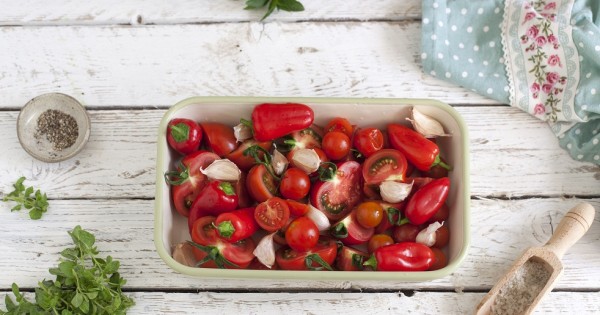 סלט עגבניות צלויות וטריות