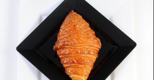 מתכון לקרואסון חמאה: ניחוחות של פריז בבית