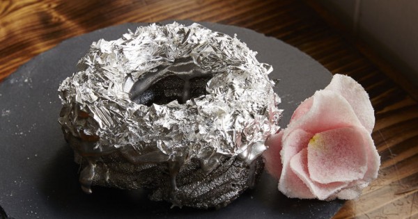 קינוח יקר ומושחת: דונאט שעשוי מטקילה ועולה 150 דולר