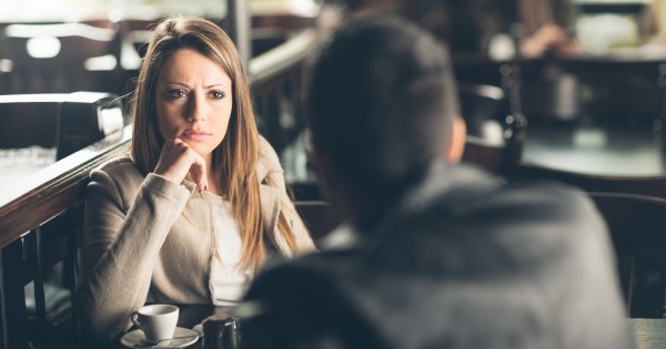 7 דברים שגברים חייבים להפסיק לעשות בדייטים