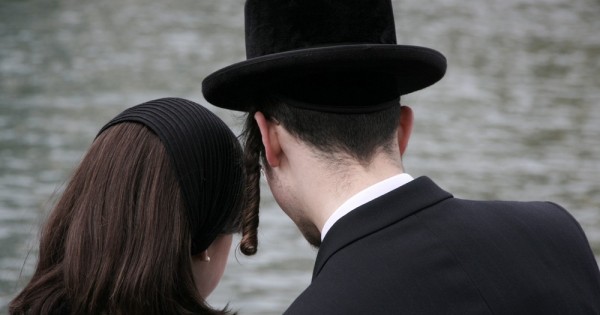 עולם קסום, סגור ומסוגר: הצצה לדייטים במגזר החרדי