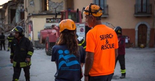 הכירו את הצעיר שמסייע לעשרות אלפים ברחבי העולם