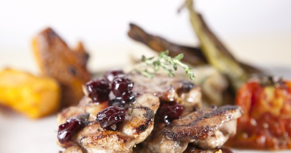 פרגית שזיף בליווי ירקות קלויים