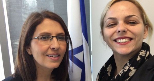 סלפי ושיחה עם גילה גמליאל