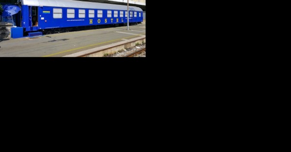 מלון יוצא דופן: קרן רכבת ישן הפך להוסטל