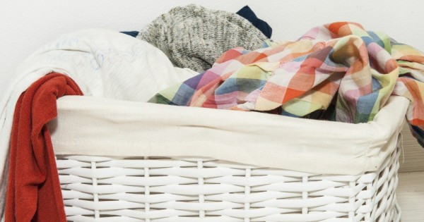 10 טיפים גאוניים לכביסה שאתם חייבים להכיר