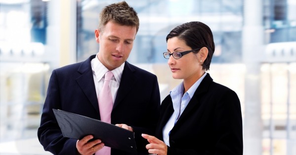 אפל בראש: אלו חברות הטכנולוגיה בהן נשים וגברים מקבלים יחס זהה