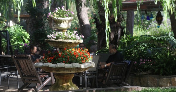 לנשום קצת אויר אחר