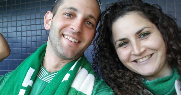 חולות על כדורגל: הסיפור של הנשים ביציע