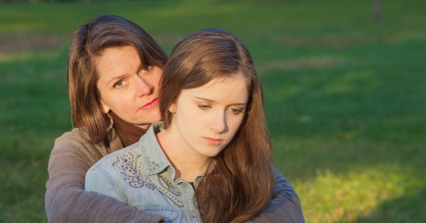 איך לשמור על קשר בגיל ההתבגרות?