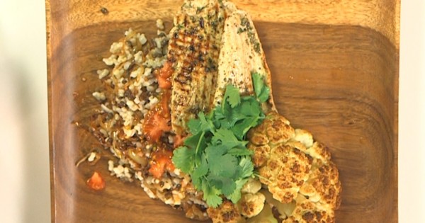 חזה הודו עם אורז חום ועדשים וכרובית