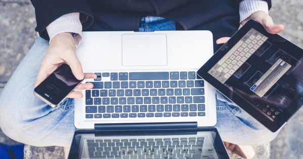 כך אנו מושפעים מהצפת המידע של העידן הדיגיטלי