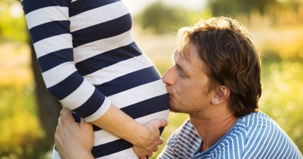 גבר, אשתך בהיריון, אתה לא