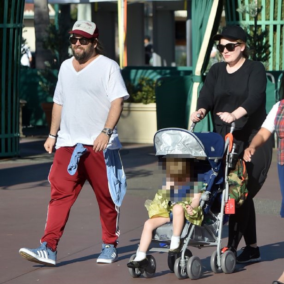 תמונת היום: הבן של אדל בשמלה של אנה מפרוזן