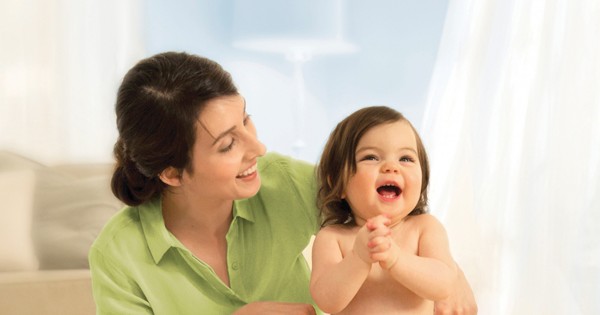 הבעיה: תינוק פעלתן. הפיתרון: פמפרס מכנסונים