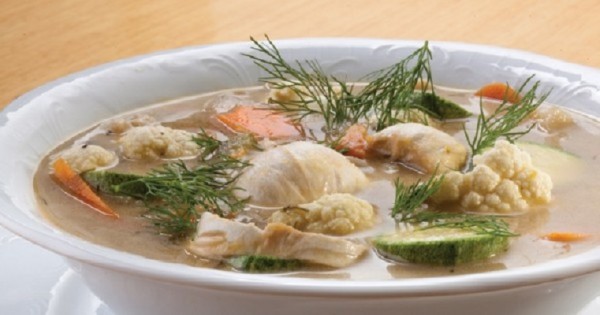 מרק ירקות גינה עם עשבי תיבול