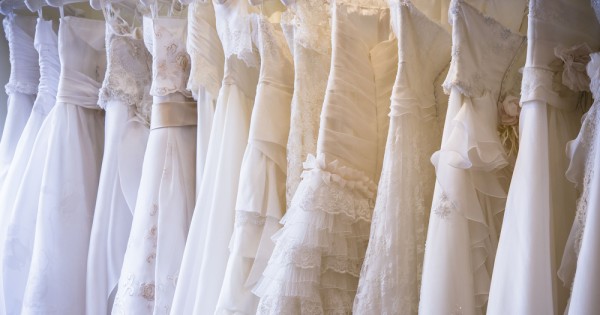 האם באמת את צריכה להשקיע הון בשמלת הכלה שלך?