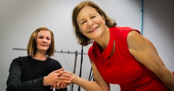 הרובוטית שתוכל להיות חברה שלכם