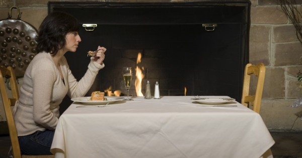 לבד בחג: 3 נשים שלא יחגגו את החג עם המשפחה