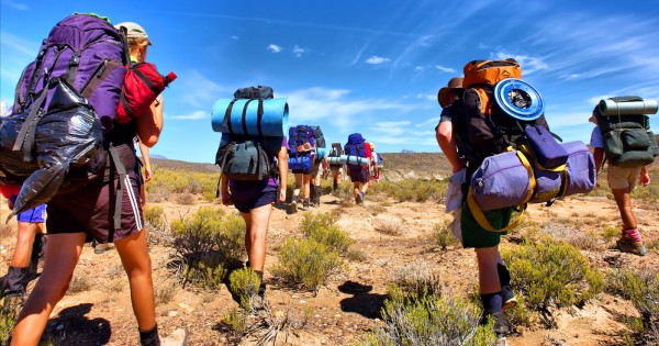 איך תשמרו על המתבגרים שיוצאים לטיולים ממושכים בחופש הגדול?