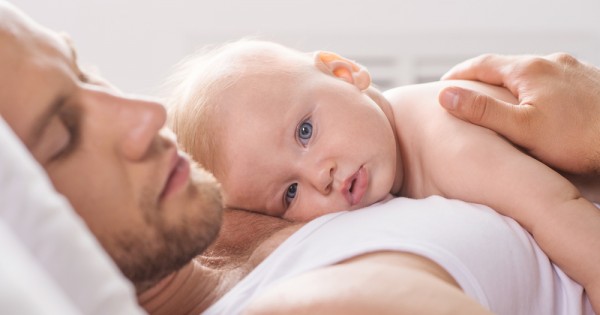 הגיע הזמן שחופשת לידה תהפוך חובה גם לאבות