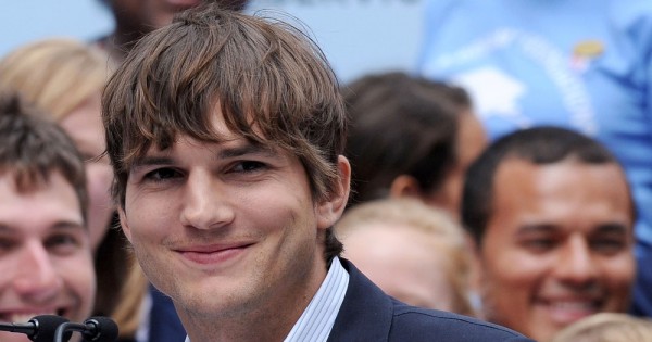 אשטון קוצ'ר נלחם למען ההורים