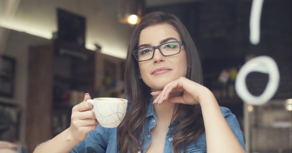 כמה כסף אפשר לחסוך בלי לקנות קפה בחוץ?