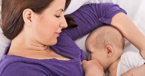 האם צריך להניק כל שלוש שעות?