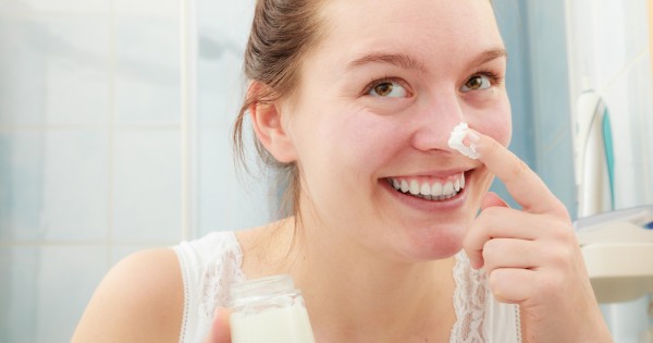 איך בוחרים קרם פנים לימים החמים