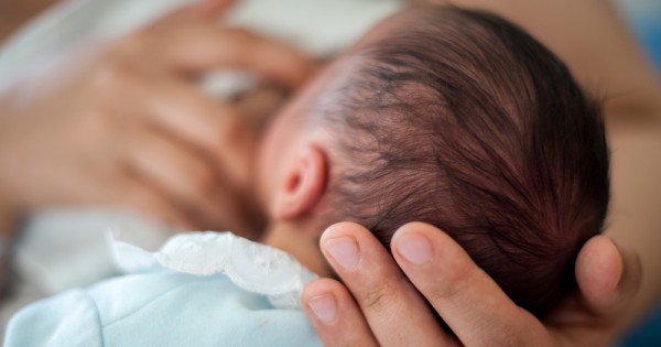 תמונת ההנקה שהפחידה את פייסבוק