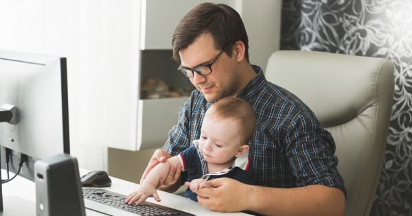 שרגא ברוש,  אני ואשתי הורים שקרנים