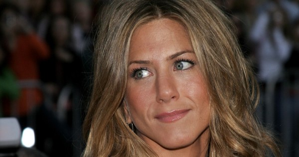 ג'ניפר אניסטון: "אני לא בהריון, יש לי בטן מלאה על החטטנות והשיימינג"