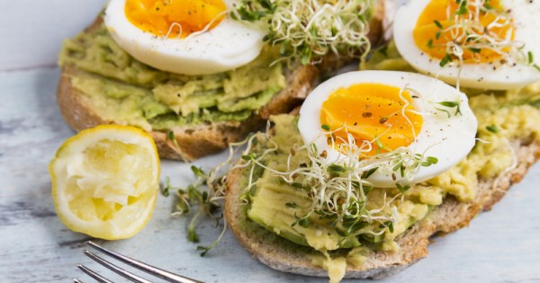 סובלים ממחסור בזמן בבוקר? פתרונות מהירים ונוחים לארוחות בוקר