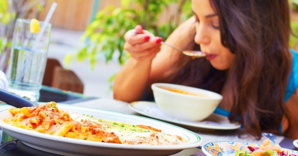 8 שינויים קטנים בתזונה היומית שכדאי לאמץ