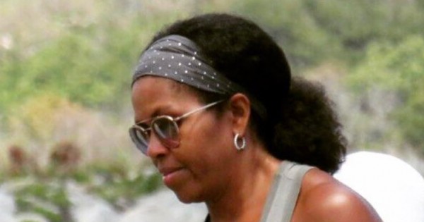 מישל אובמה עדיין לא נלחמת למען המתולתלות