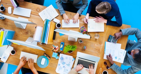 ישיבת עבודה: 5 טיפים שיגרמו לה להראות אחרת