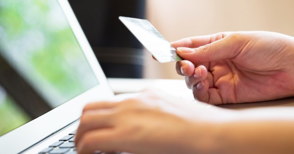 היזם הסיני שמשתלט על עולם האופנה