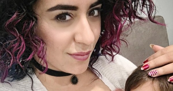 שדיים נועדו להאכיל תינוקות, אתם לא חייבים להסתכל