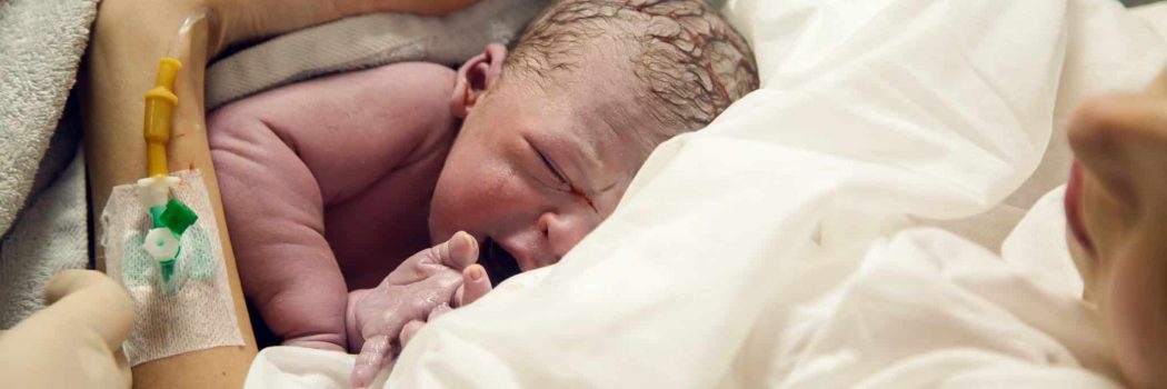 בלי ששמתן לב: ההליך אחרי הלידה שאתן חייבות להתנגד לו