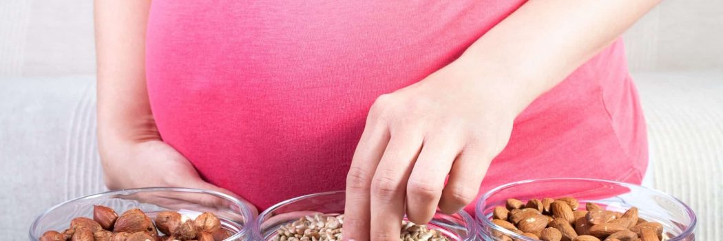 האם תזונה טבעונית מומלצת בהריון?