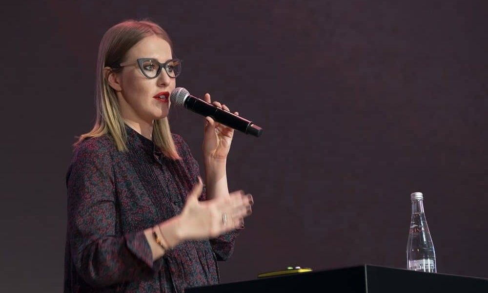 בתו של המנטור הפוליטי של פוטין מתמודדת נגדו על הנשיאות