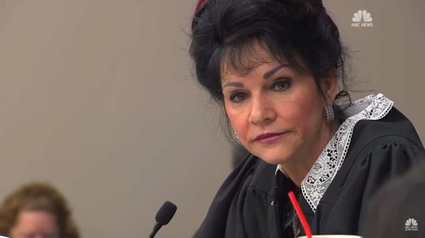 השופטת רוזמרי אקווילינה. צילום מסך