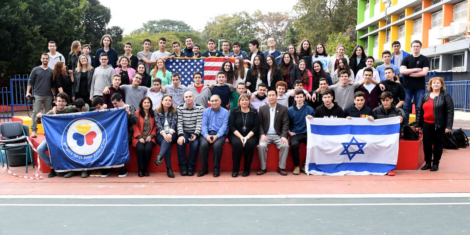 פרוייקט "המאיץ המדעי". תיכון בן צבי בגבעתיים. צילום השגרירות האמריקאית בתל אביב