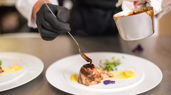 המשתה של מרב וזיו - ארוחת שף מרהיבה