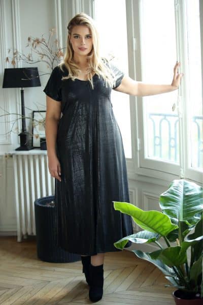 לירז אסייג, מתוך קמפיין למותג "טליה". צילום: נעמי ים סוף