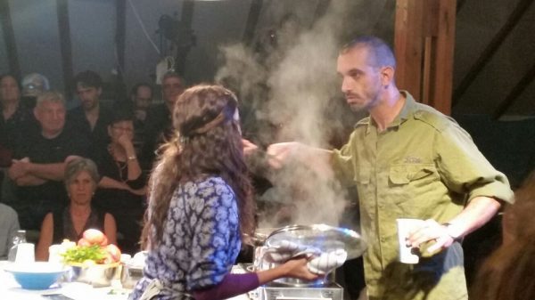 ההצגה 'יוליה' בתאטרון הסטודיו בחיפה. צילום: יונתן שוורץ