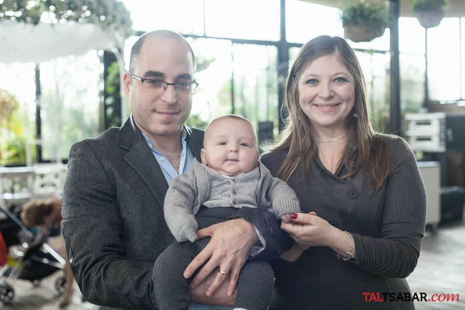 רגינה פרייס, בעלה יאיר והבן איתן. צילום: טל צבר